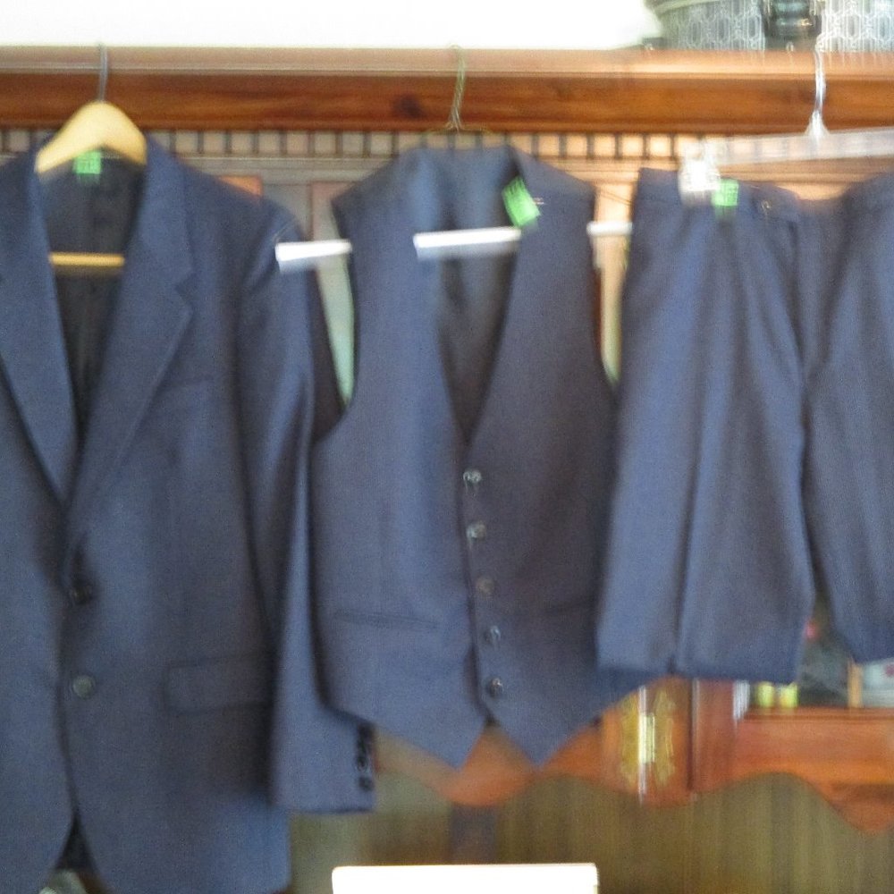 Yves Saint Laurent 3-Pc Suit Blue - 40R - 30x31